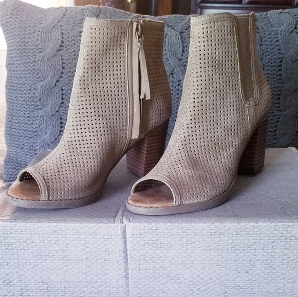 Maurices Shoes - 🌸HP🌸 Maurices open toe boots